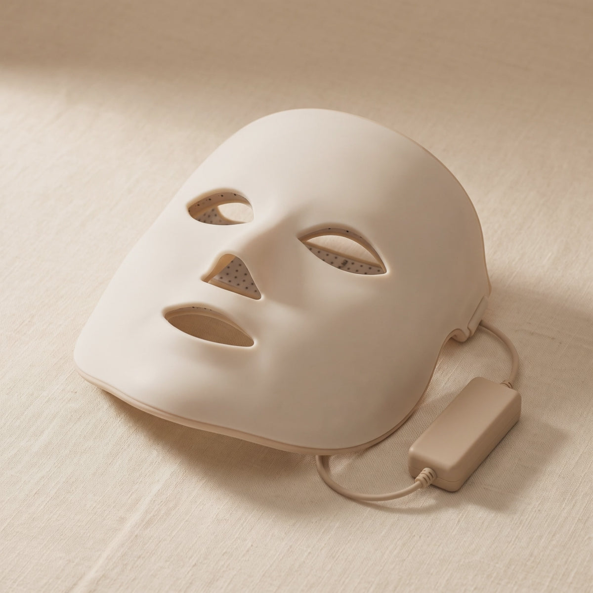 Le Masque se plie entre deux doigts : silicone souple
